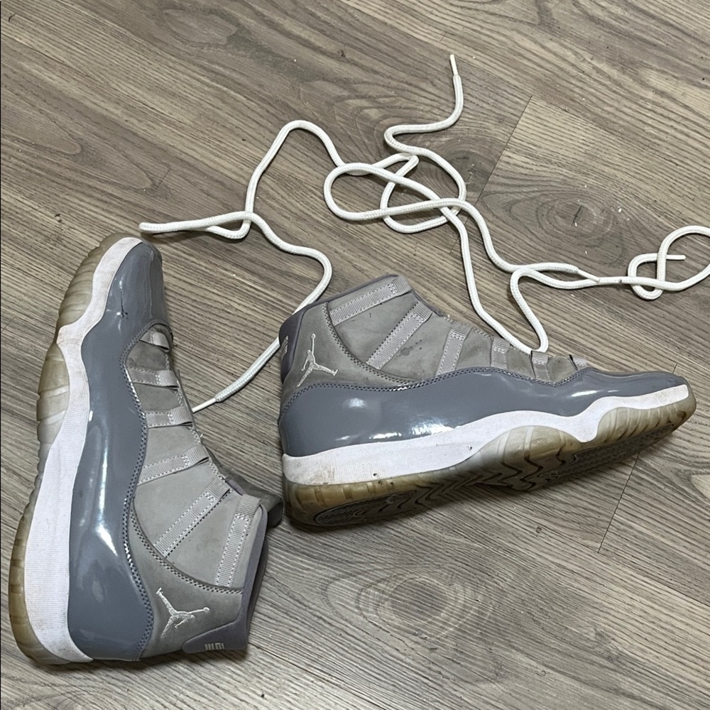 Jordan Men’s Retro - Grey/White